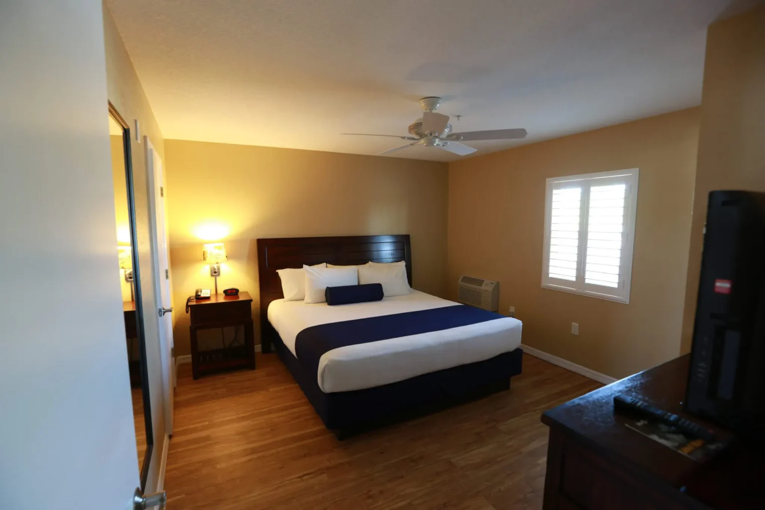 One Bedroom Single Balcony Suite Bed