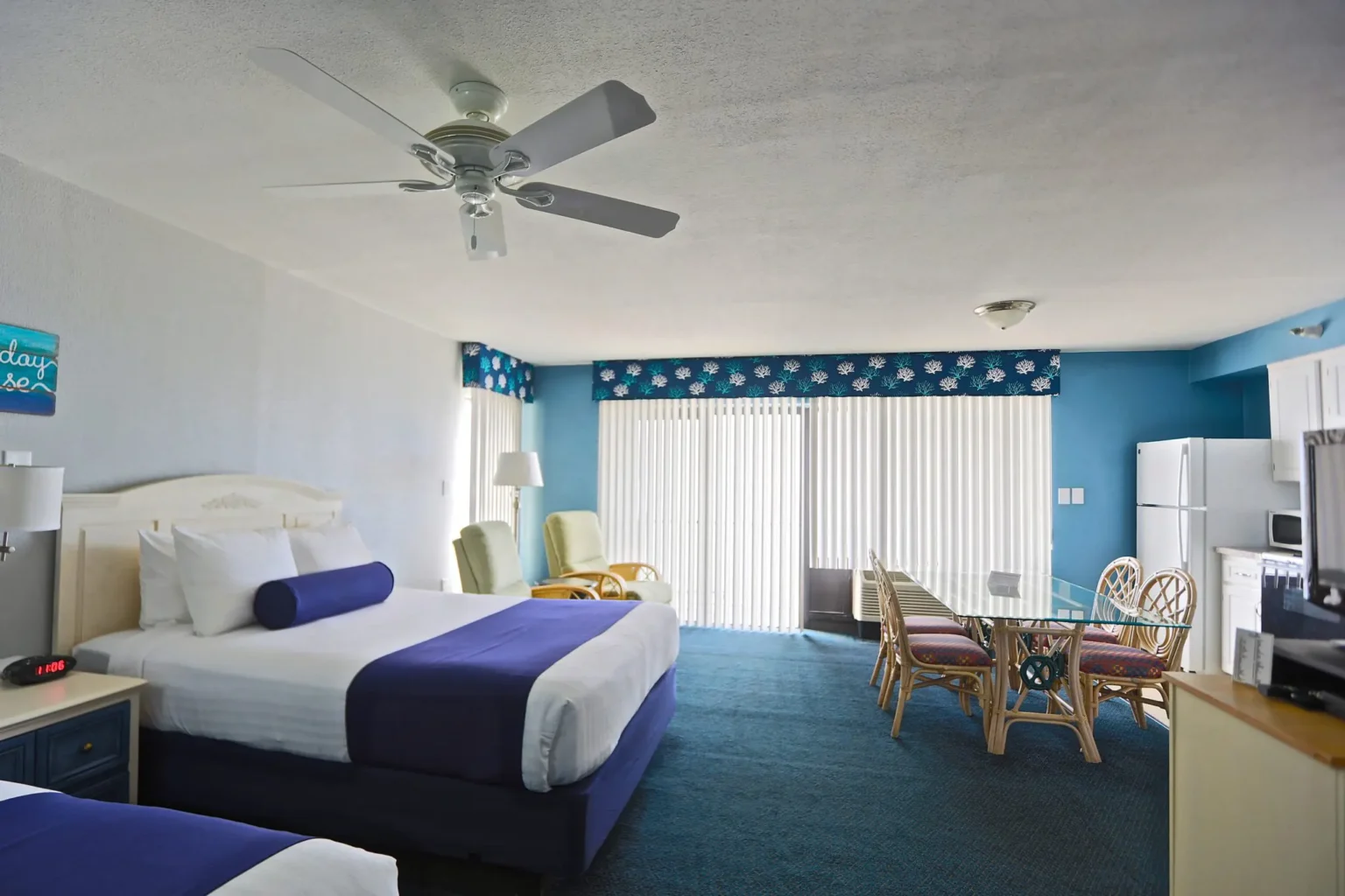 Queen-Spacious-beds-1